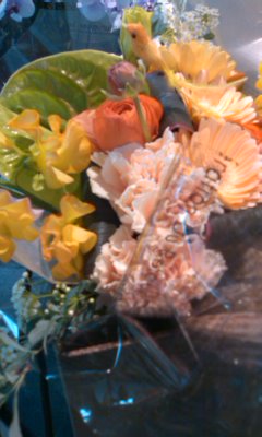 高崎の花屋の前も雪です